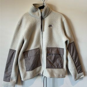 Nike fleece Size: Small